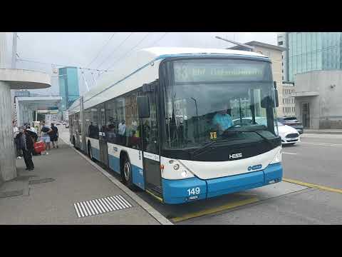 Tram-/Busverkehr am Escher-Wyss-Platz in Zürich.