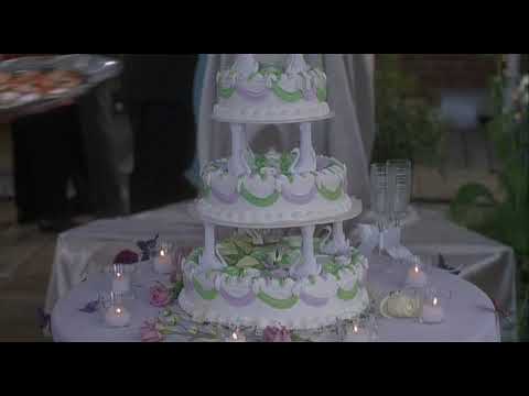 Idina in "Kissing Jessica Stein"