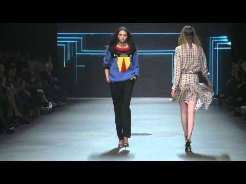 SIS by Spijkers en Spijkers | Fall Winter 2015/2016 Full Fashion Show | Exclusive