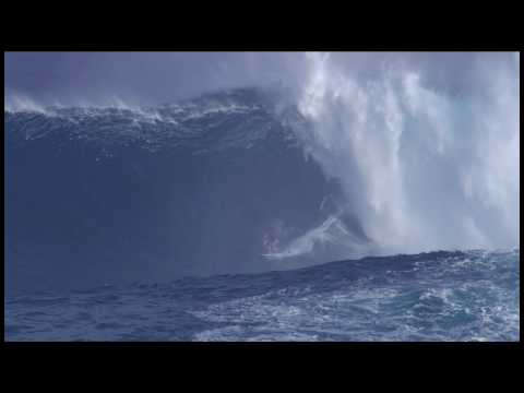 Grant Baker at Jaws - Verizon XXL Wipeout of the Year Candidate