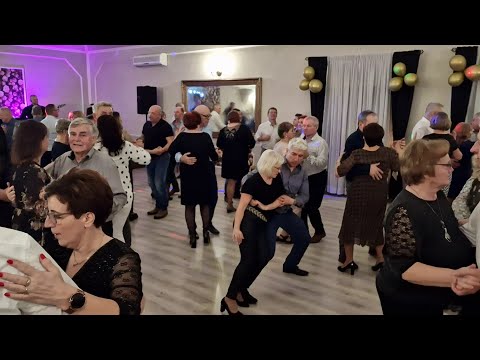 Świetny układ taneczny w wykonaniu tej pary to COŚ WYJĄTKOWEGO - Złote Liście ich unosiły!