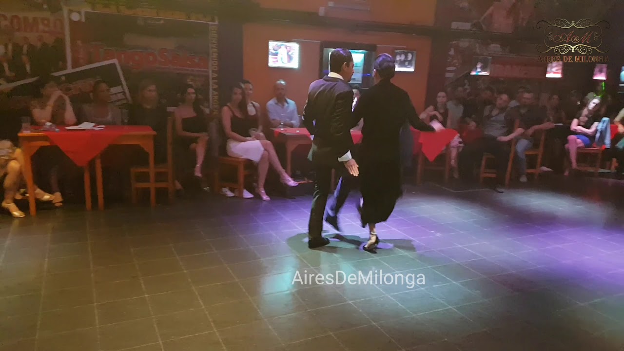 Gimena Herrera y Tomás Galván en milonga A La Parrilla