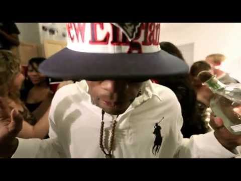 Moufy -Throw My 3s (OFFICIAL VIDEO)