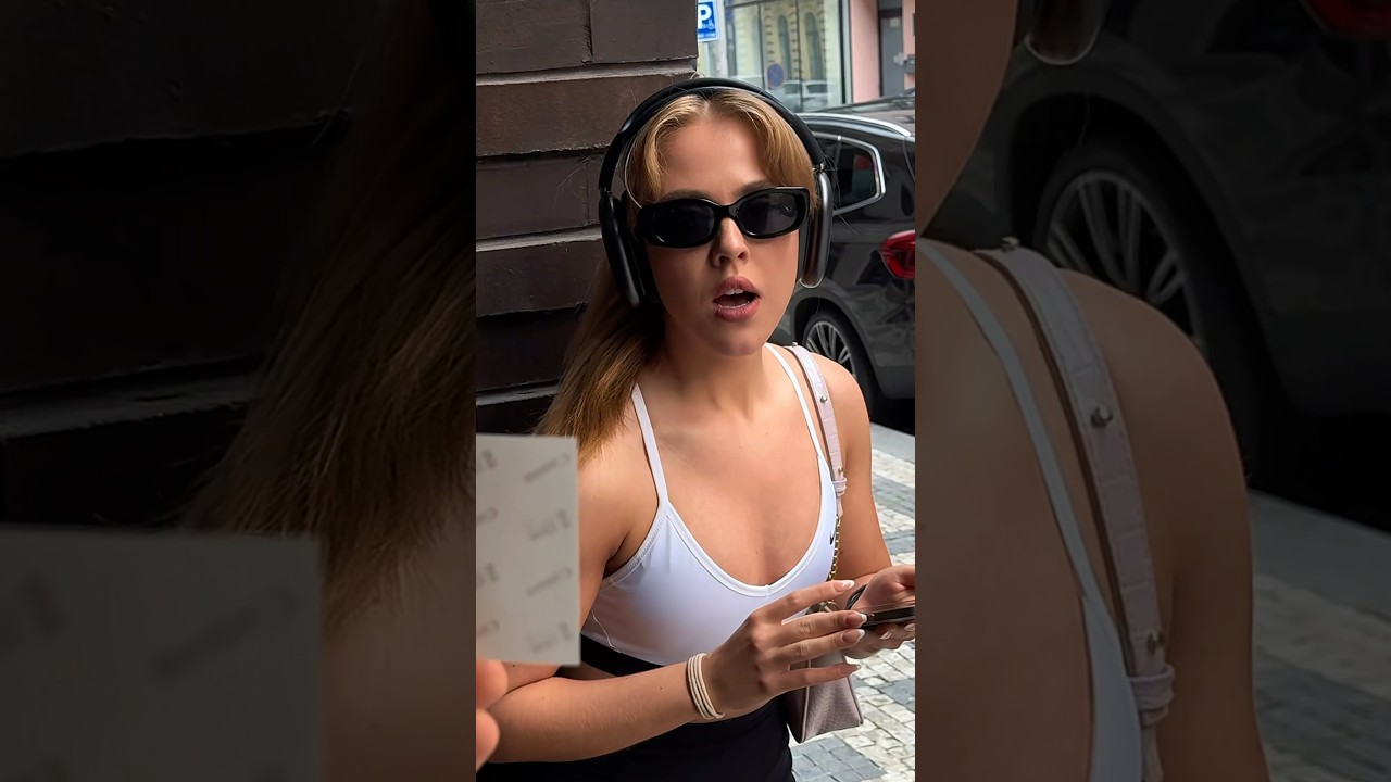 Sometimes I take photos of beautiful girls 🥰#streetphotography