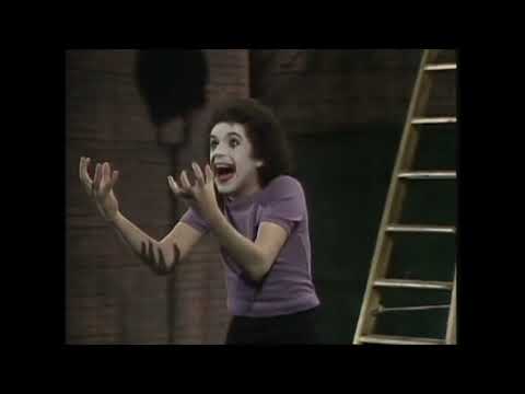 Muppet Songs: Leo Sayer - The Show Must Go On