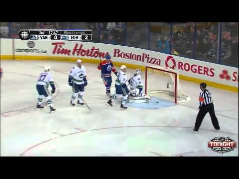 Vancouver Canucks at Edmonton Oilers   04\12\2014