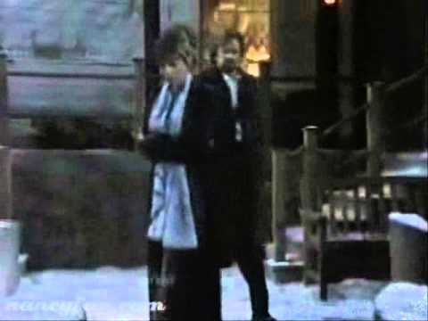 Не отпускай моей руки... \ Do not let go of my hand...