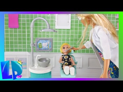 Rodzinka Barbie - Lenka ma próchnicę!!! Barbie Dentystka!! Barbie Kariera!