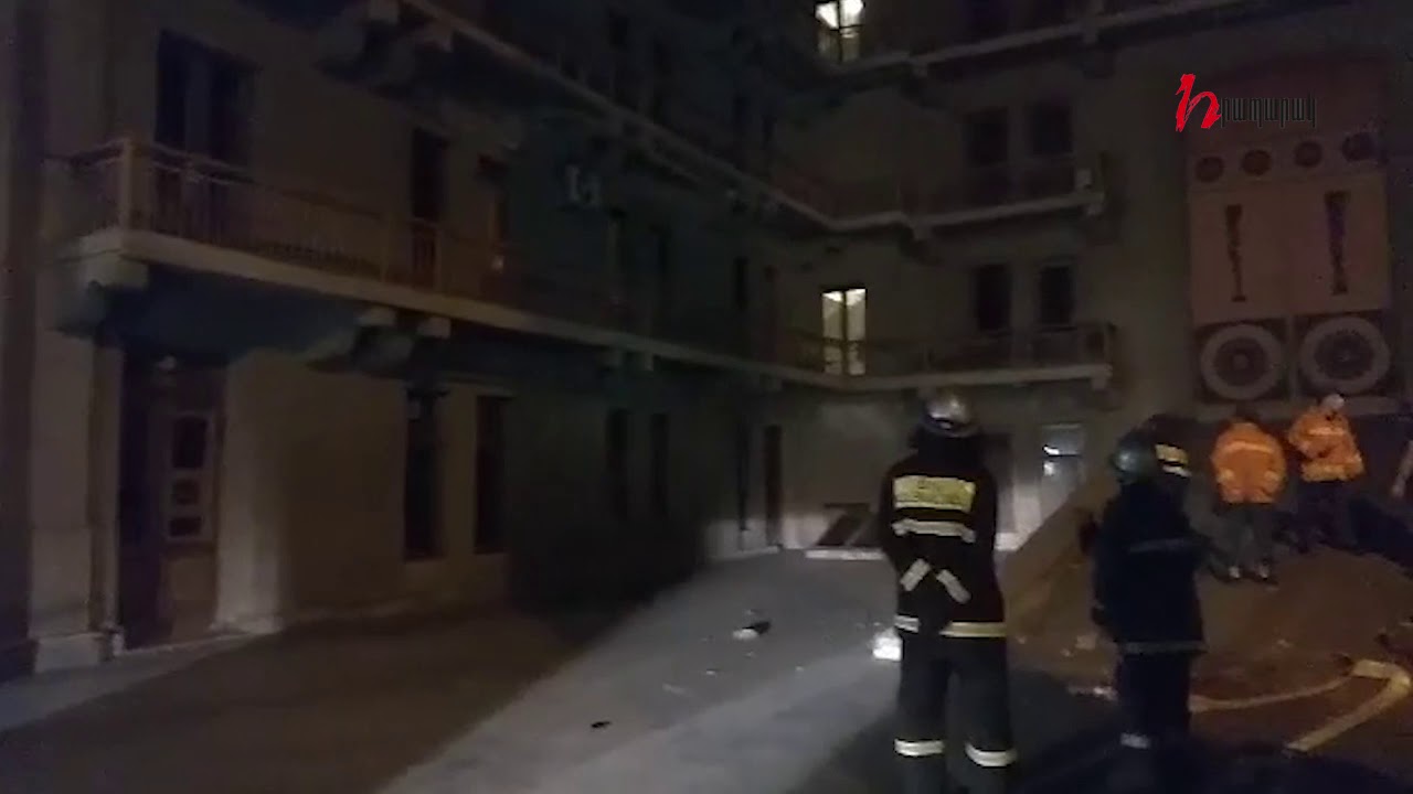 Օպերայի մոտ հրշեջներ են. ի՞նչ է կատարվում