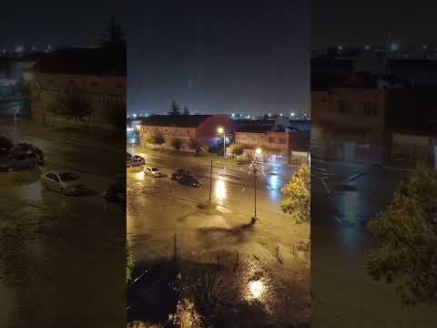las 3:45 sigue lloviendo en Viedma rio negro 🇦🇷🌧️🌧️