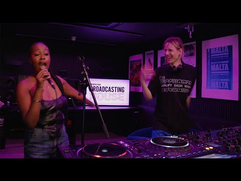 S.A.M. - Live in The Basement (Feat. Sarah Ikumu) (Spotlight Release Party)