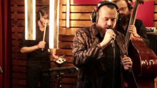 Dez Mona - Can't Feel My Face (The Weeknd cover) (Live)