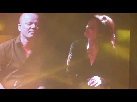 Gigi D'Alessio e Valentina Stella - Vaseme  - live 2015 Parigi