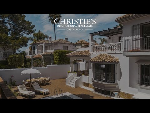 Fully renovated villa in Altos del Rodeo, Nueva Andalucia
