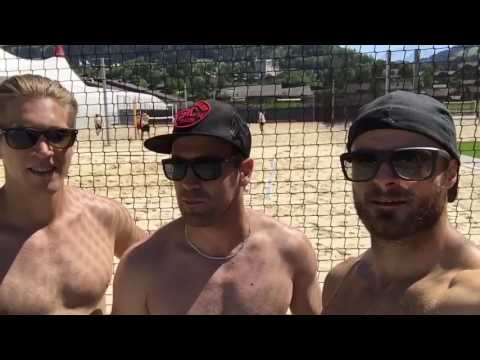 Hockeycracks im Sand: Cedric, Philipp und Stefan