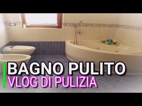 A chi è su un fondo di una lentiggine Togliere la pigmentazione forte su una faccia