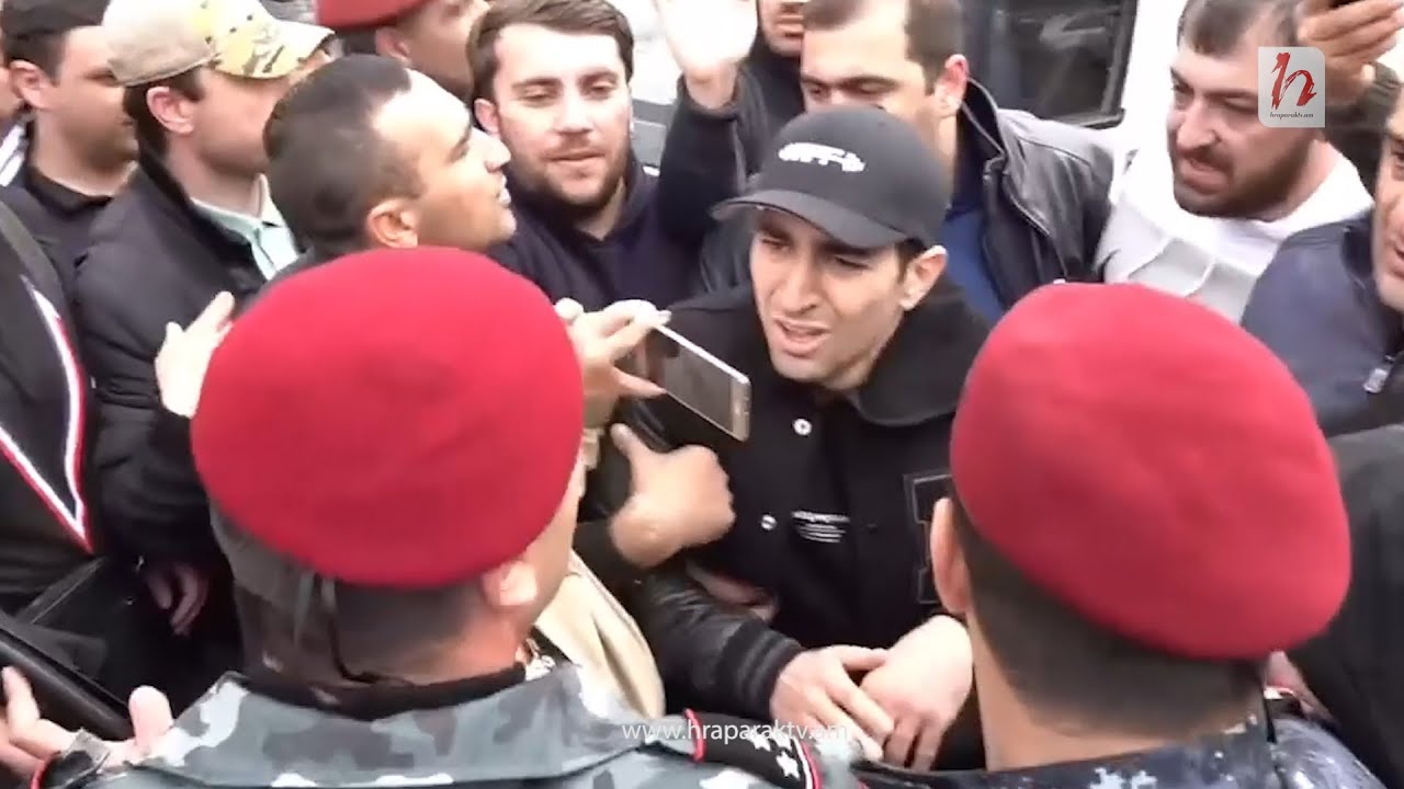 армянские военные на коленях. геринер армянский. Geriner adrbejanum hay. геринер армянский. Arcaxyan qarorya paterazm.