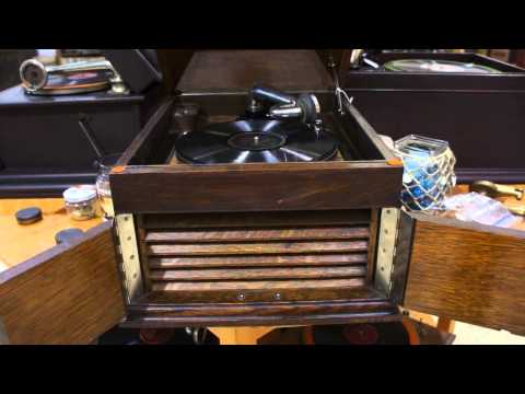 V-9, Victrola Phonograph