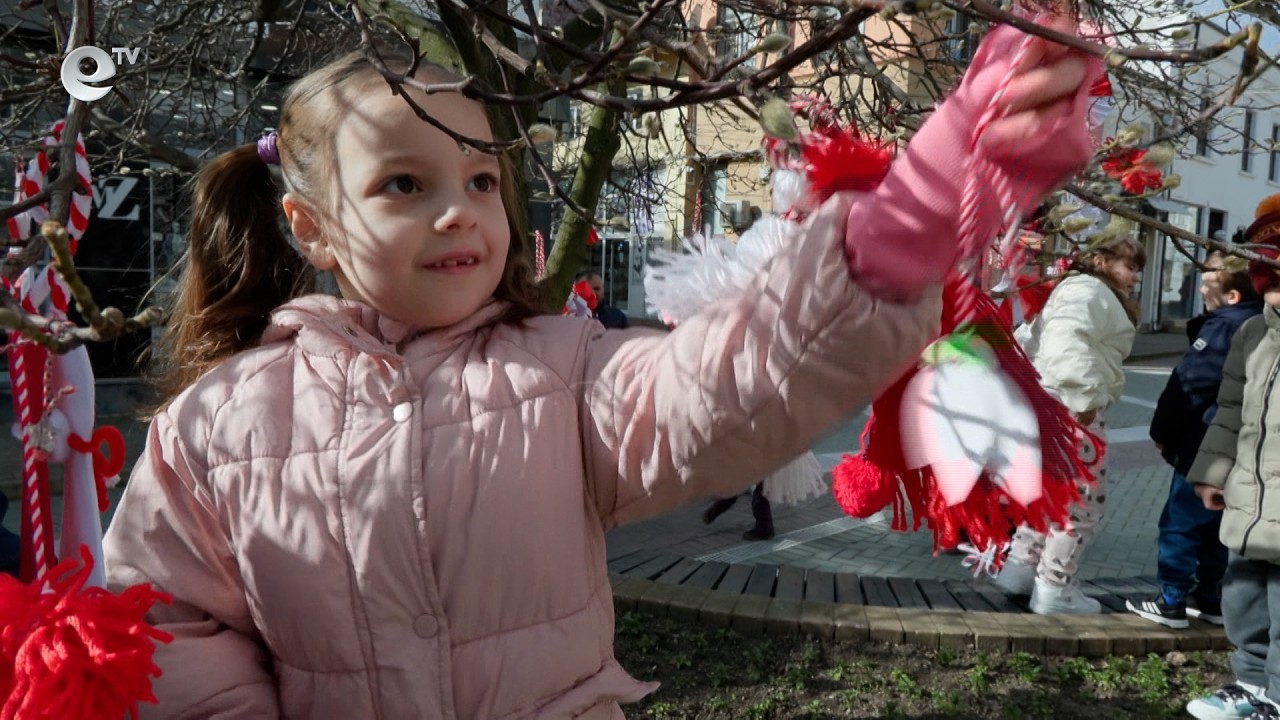 Хасково грейна в червено-бяла премяна