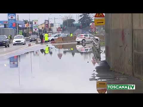 2018-03-02 FIRENZE - LUNGHE CODE E DISAGI IN VIA DI NOVOLI PER ALLAGAMENTI