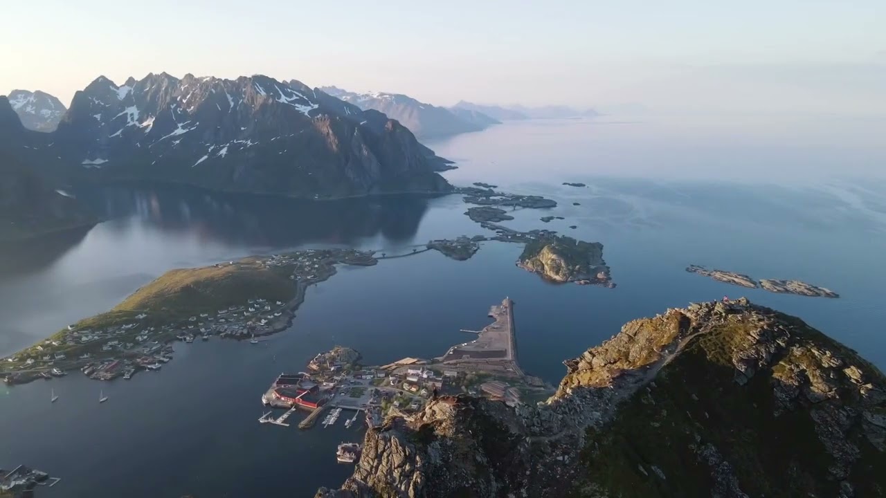Experience the panoramic vistas of Reinebringen.