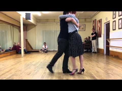 Tango 103: La Parada