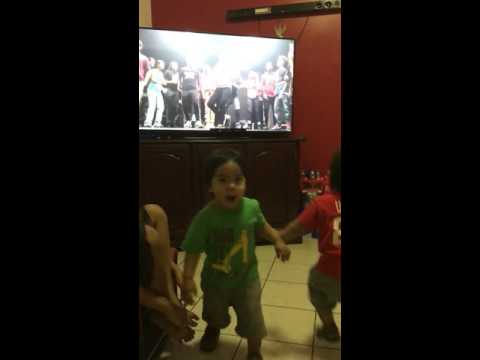 Gemelos Bailando al ritmo de Jersey Dance 18 de julio de 2016