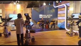 Download lagu Ashralhassan & slumber buskers live on Mhi tv3 Promo Saling merindu mp3