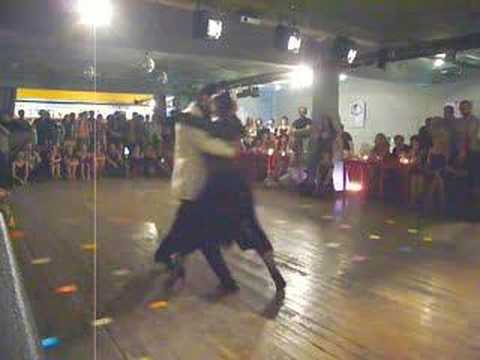  Ezequiel Paludi  and  Geraldine Rojas  are  dancing  to  the  tango  "  A Las 7 En El Cafe  "