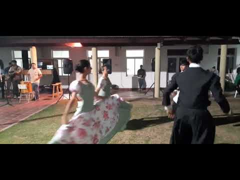 Hermosa noche en BENJAMIN GOULD (cordoba) ESCUELA SECUNDARIA danzas folclorica de CANALS