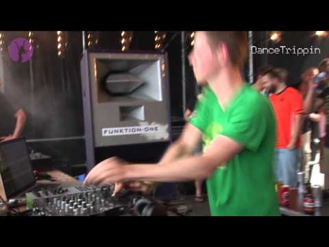 DJ Sandy vs Housetrap - Overdrive (2000 And One Remix) [played by Joris Voorn]