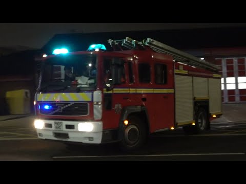 *TWO TONES* Stretford Reserve Pump Turnout - Greater Manchester Fire And Rescue Service