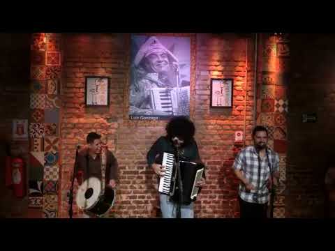 Mestrinho, Danilo Ramalho e Fê Silva. Forró no Chão