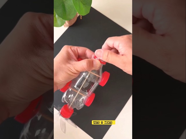 Vídeo relacionado con Wild Republic Ecokins Mini Abeja, Animales de Peluche, 20 cm, Regalos Ecológicos para Niños Que Respetan el Medio Ambiente, Peluche Mini, Hecho a Mano con Botellas de Plástico Reciclado