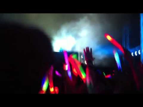 Axwell @ Summerburst Gothenburg 2013 - Reverie (Michael Calfan remix) [Axtone]
