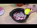 Stop Motion Cooking Making Sandwich From Casino Furniture ASMR