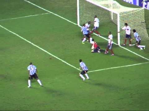 Bahia 1 x 2 Grêmio. Gol de Marco Antônio (17/5/12)