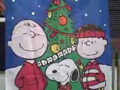 #15F Snoopy Peanuts Garden Flag used VGC 30 inches by 41 inches