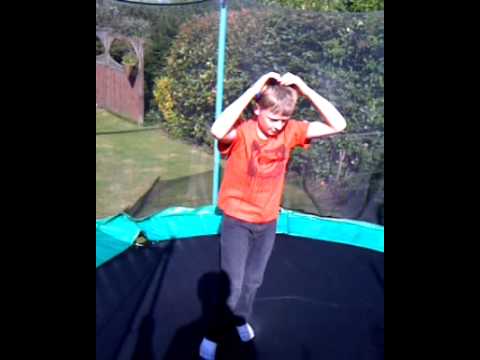 How to swivel hips on a trampoline (easy)