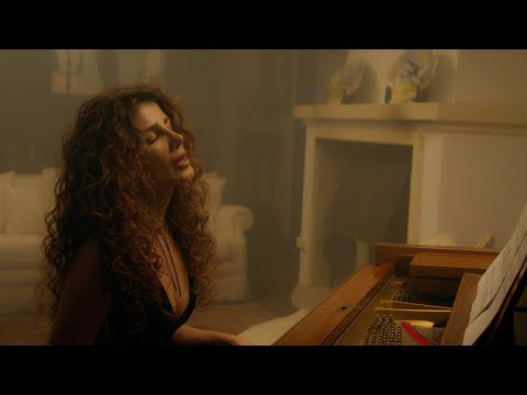 Paula Fernandes - Amar De Novo (Set Fire To The Rain) - Clipe Oficial