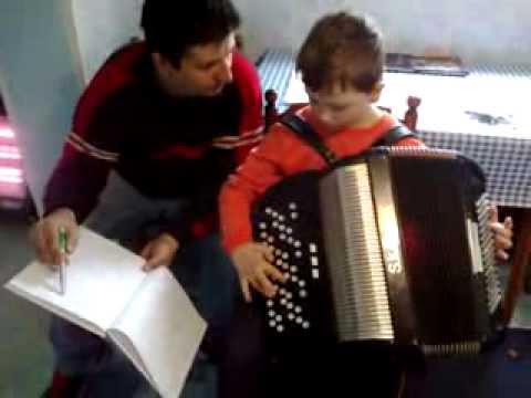 BOJAN NESIC SA UCENIKOM STEFANOM MILOSAVLJEVICEM (8 god) - III DEO KOLA STEFANOV PRVENAC