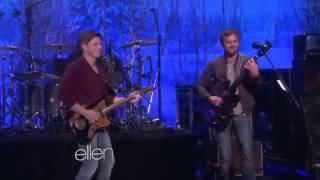 Kings of Leon Perform &#39;Wait for Me&#39;2735