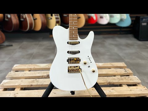 Lari Basilio Signature model LB1 - White