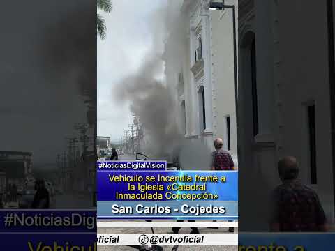 Vehiculo se incendia frente a la iglesia La Catedral Inmaculada Concepción en San Carlos  #cojedes