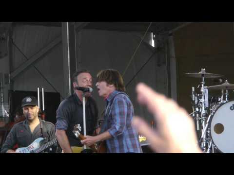 Bruce Springsteen and John Fogerty with Proud Mary@JazzFest 2014 New Orleans