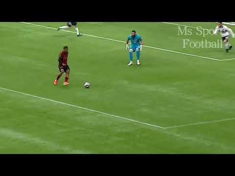 triple save|best goalkeeper|best goalkeeper save ever