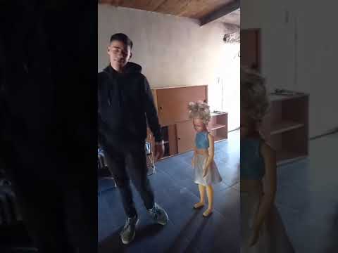 Yo me la acerque y fijo la mir&eacute;, le ofrec&iacute; un trago y al o&iacute;do le dije que si estaba soltera o xD