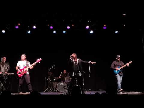 Wuthering Heights - Andre Matos Official Tribute ( Here I AM) @AngraChannel  @KateBushMusic