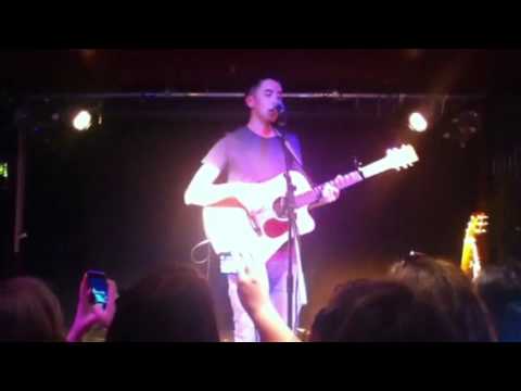 Ryan O'Shaughnessy - First Kiss