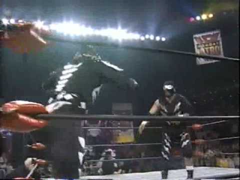 (7.14.1997) Road to Road Wild '97 Part 9 - La Parka vs. Super Calo